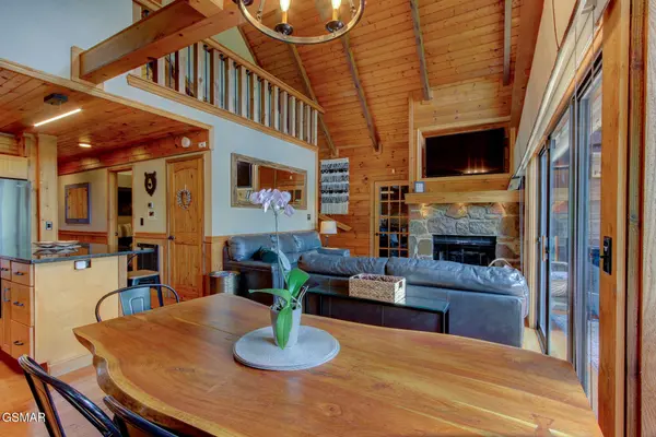 919 Grey Fox Trail, Gatlinburg, TN 37738