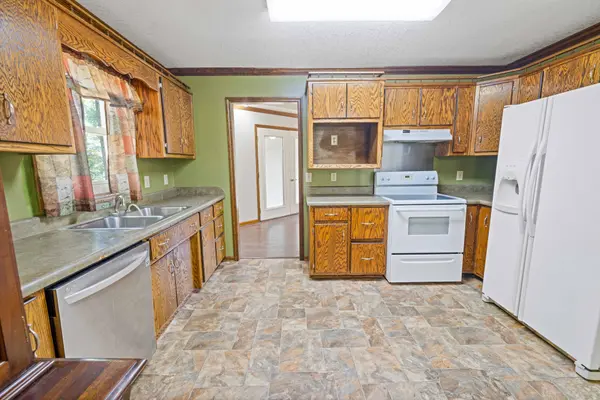 366 Oak Leaf Cir, Winchester, TN 37398