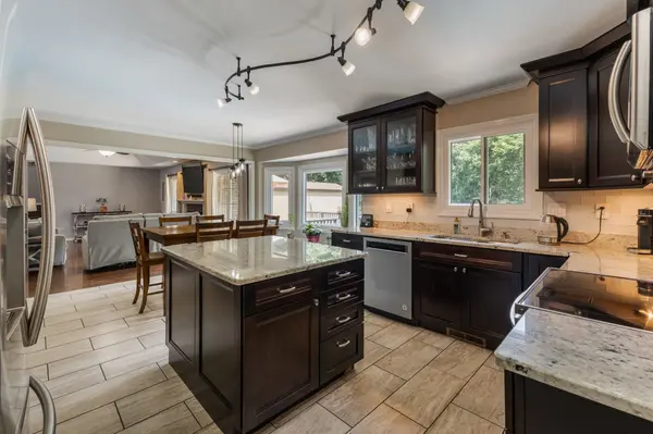 1025 Claremont Dr, Columbia, TN 38401