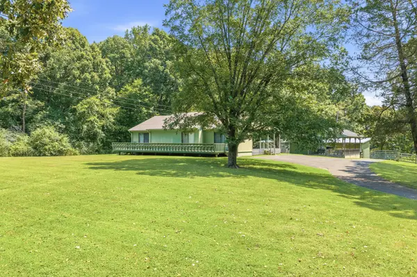 9960 Darden Christian Chapel Rd, Wildersville, TN 38388