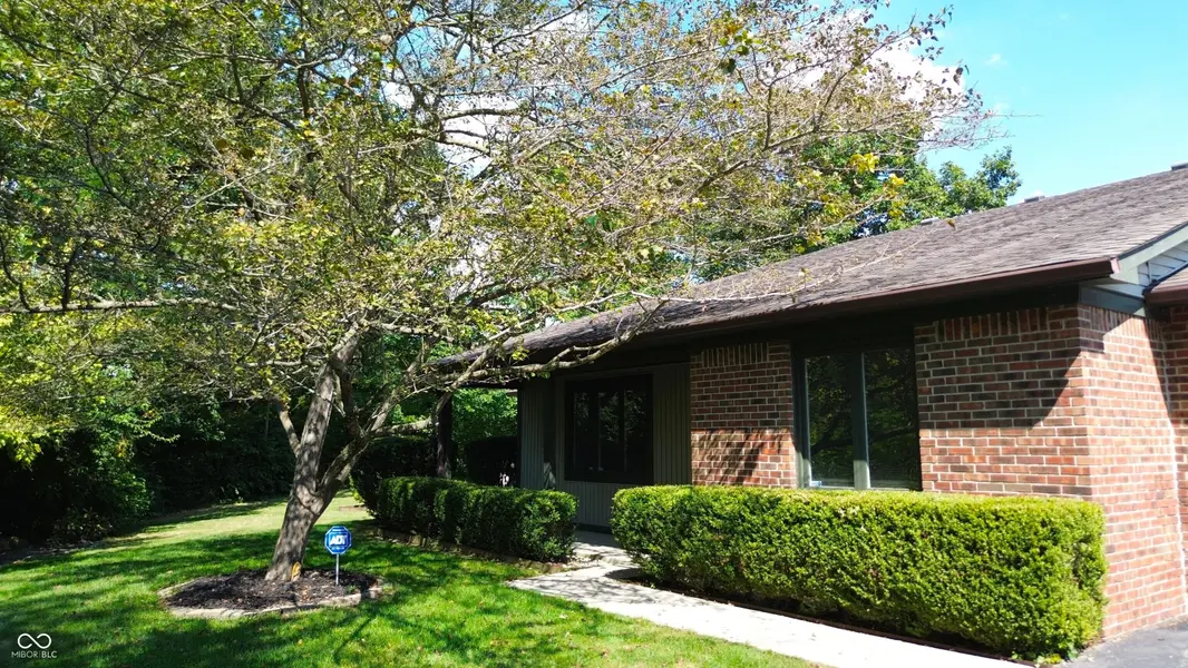 2580 N Willow WAY, Indianapolis, IN 46268
