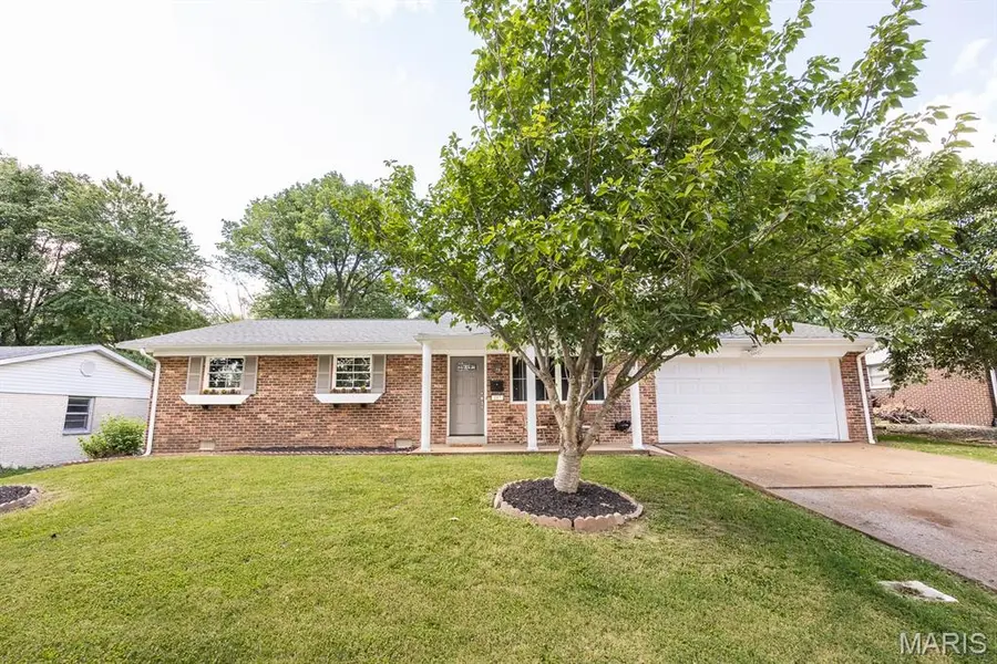 117 Williamsburg DR, Belleville, IL 62221