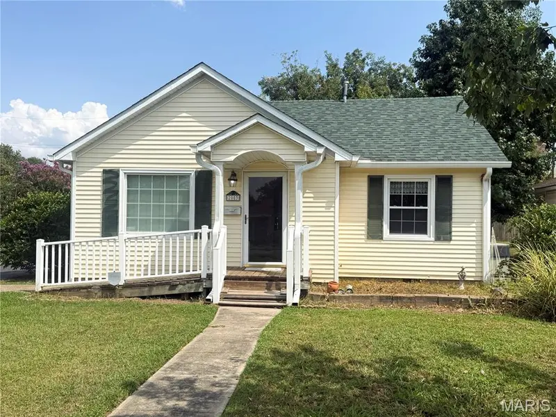 2003 Stonewall DR, Caruthersville, MO 63830