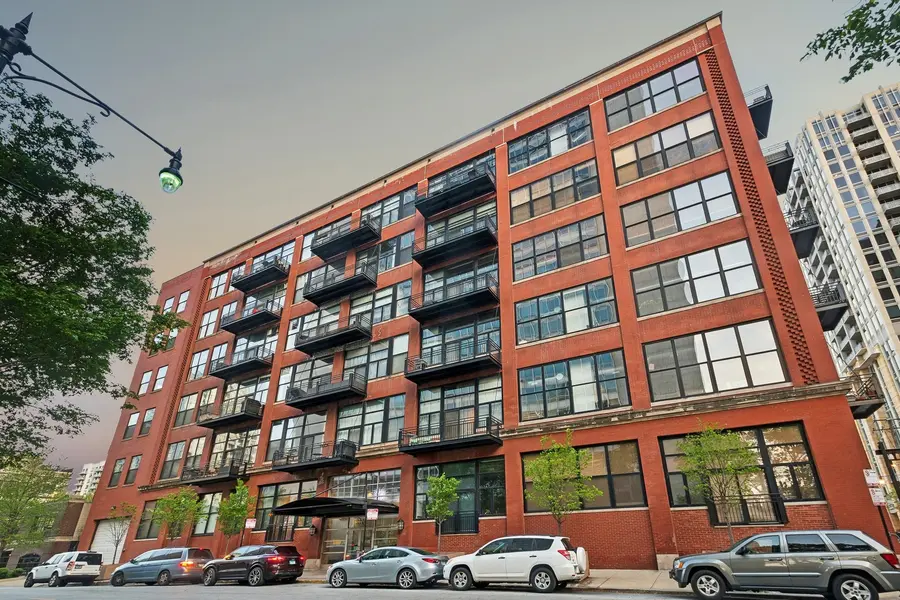 525 W Superior ST #626, Chicago, IL 60654