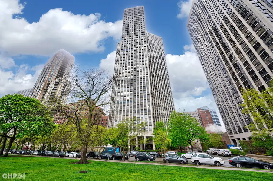 2626 N Lakeview AVE #1202, Chicago, IL 60614