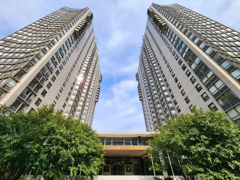 5701 N Sheridan RD #22T, Chicago, IL 60660