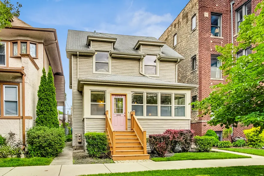 3012 W Wilson AVE, Chicago, IL 60625