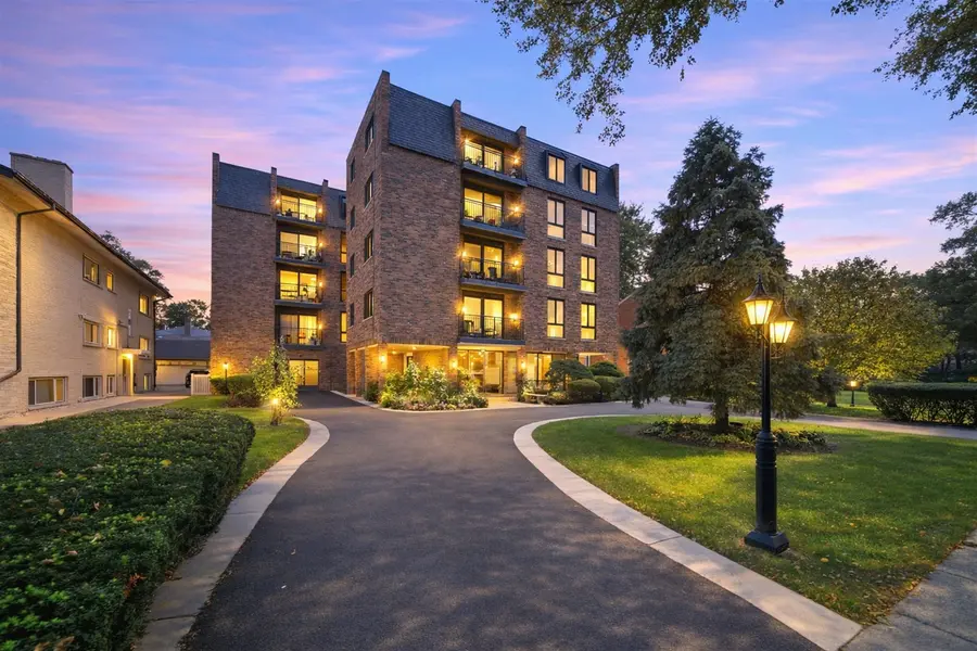 1417 BONNIE BRAE PL #2A, River Forest, IL 60305