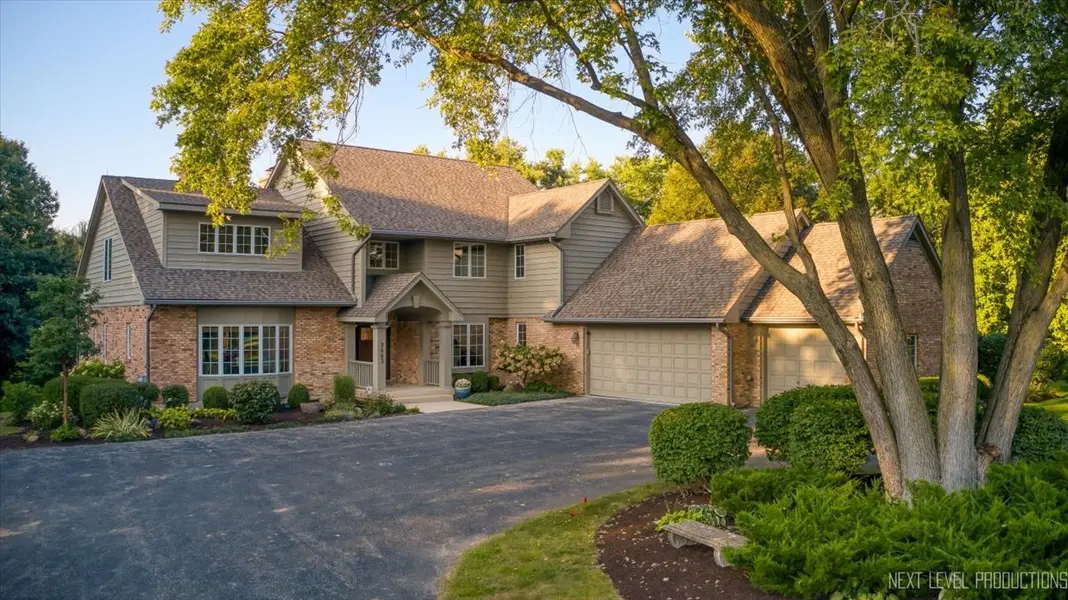 3663 Wolf RD, Oswego, IL 60543