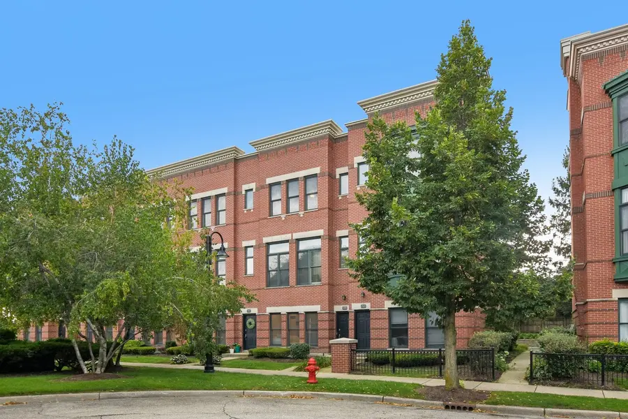 209 W Wood ST, Palatine, IL 60067