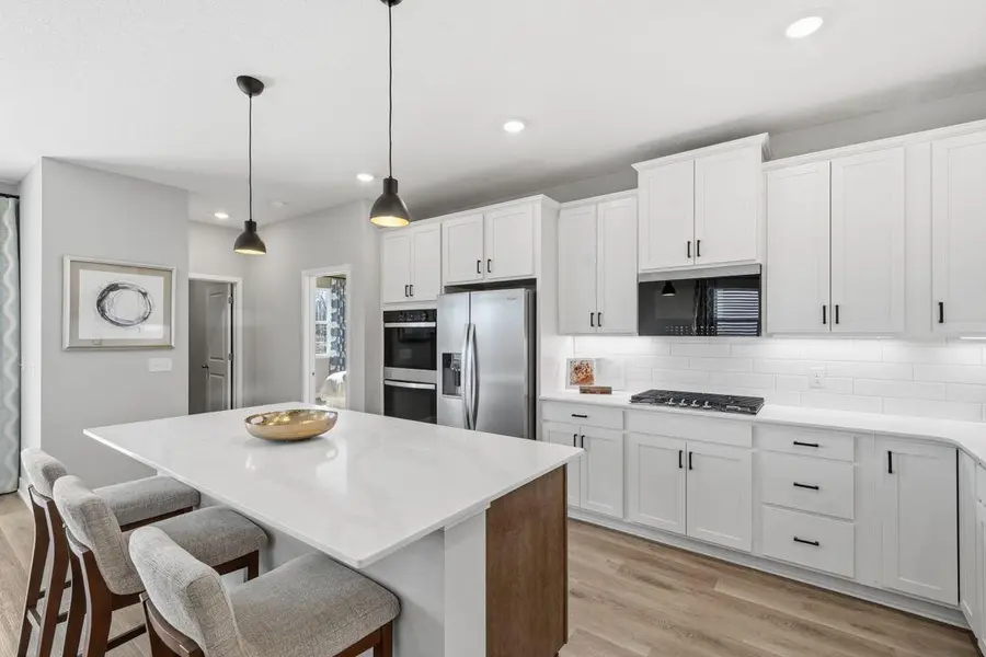 1712 Oak Creek DR, Chaska, MN 55318