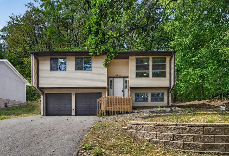 6463 Delilah AVE, Inver Grove Heights, MN 55076