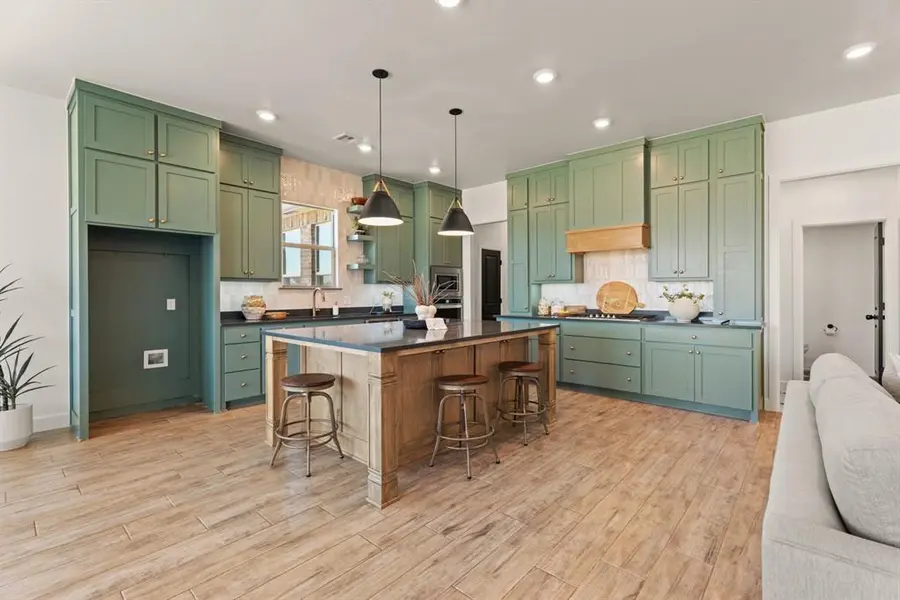 19909 Thornhaven DR, Edmond, OK 73012