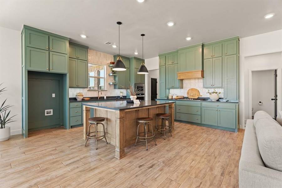 19909 Thornhaven DR, Edmond, OK 73012
