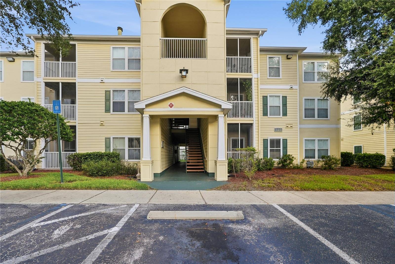 18471 BRIDLE CLUB DR, Tampa