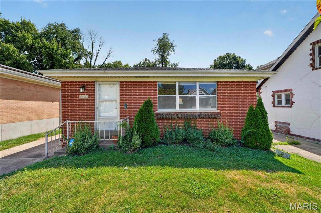 4402 Tholozan AVE, St Louis, MO 63116