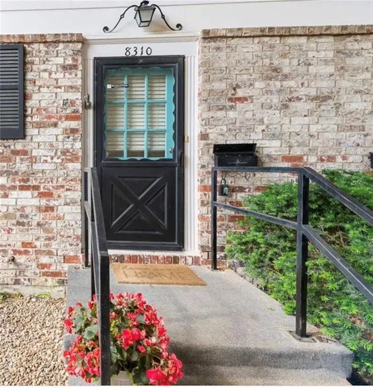 8310 Woodward ST, Overland Park, KS 66212