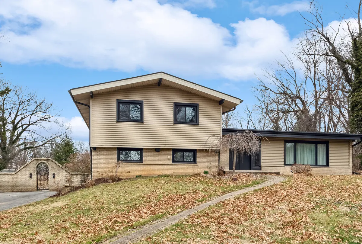 893 Woodstock RD, Olympia Fields, IL 60461