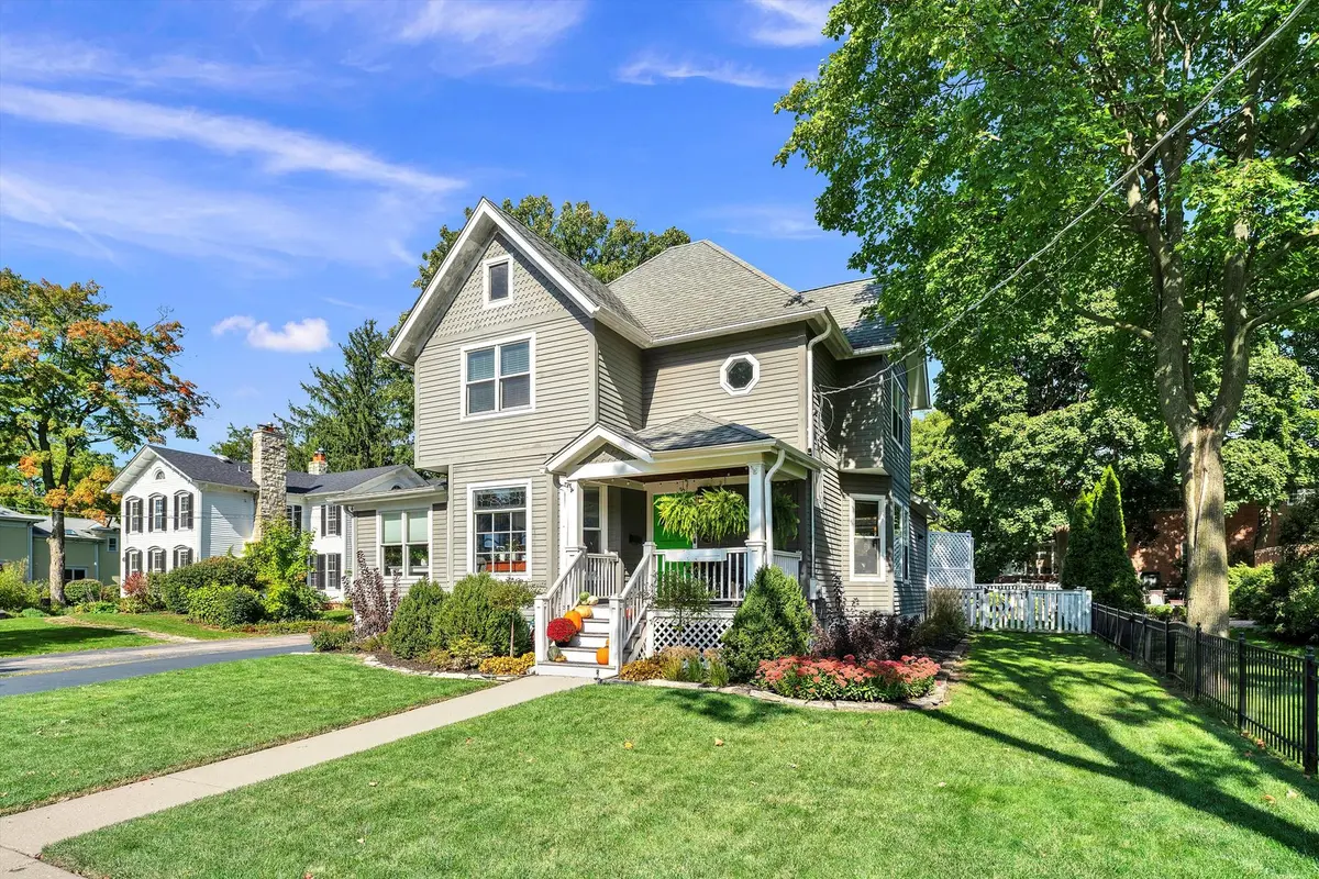 337 E Franklin ST, Wheaton, IL 60187