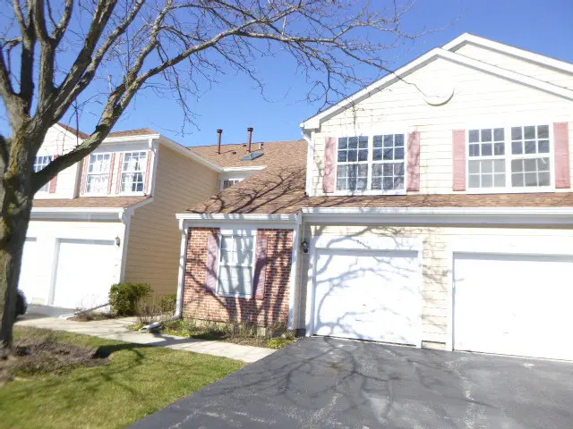 746 W Streamwood BLVD #B, Streamwood, IL 60107
