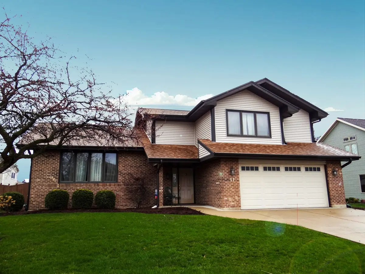 11 MAYFAIR LN, Aurora, IL 60504