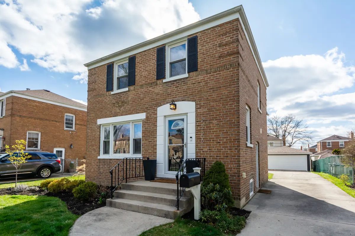 2226 Downing AVE, Westchester, IL 60154