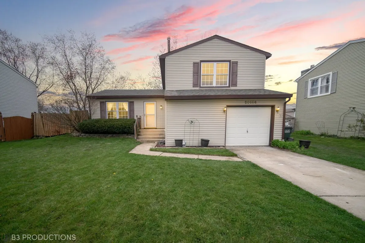 20656 S Acorn Ridge DR, Frankfort, IL 60423