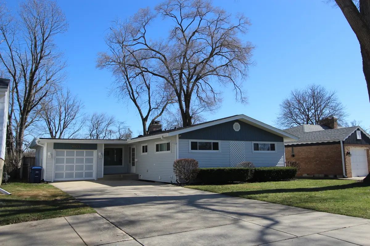 2053 Cedar ST, Des Plaines, IL 60018