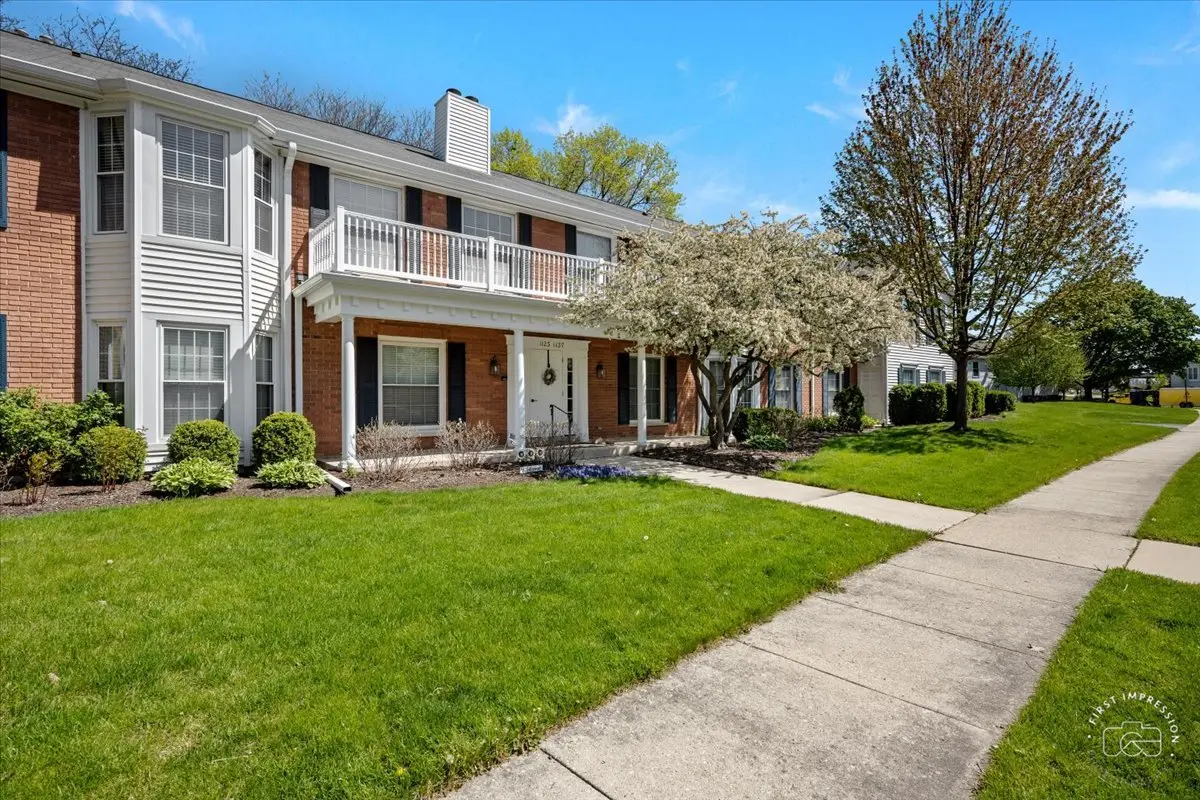 1137 Spring Garden CIR #37, Naperville, IL 60563