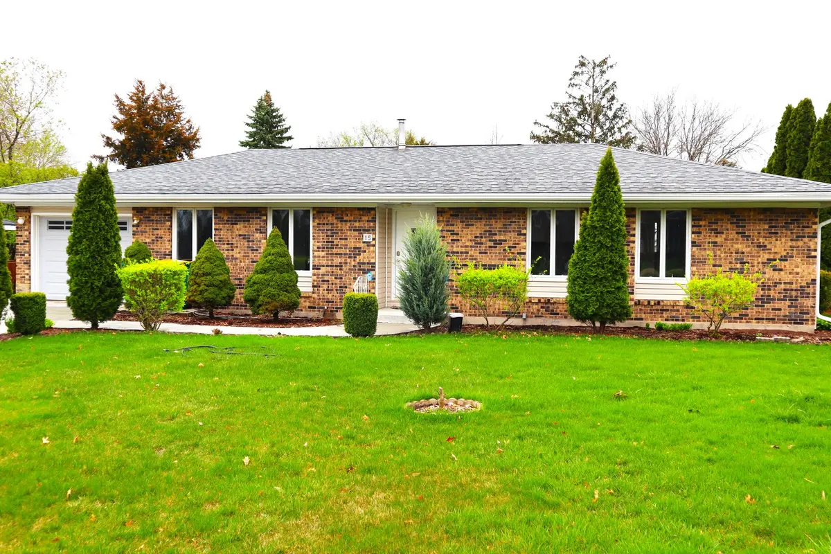15 Mikan LN, Romeoville, IL 60446