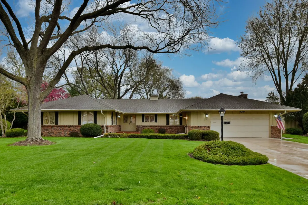 1871 Kensington CT, Aurora, IL 60506