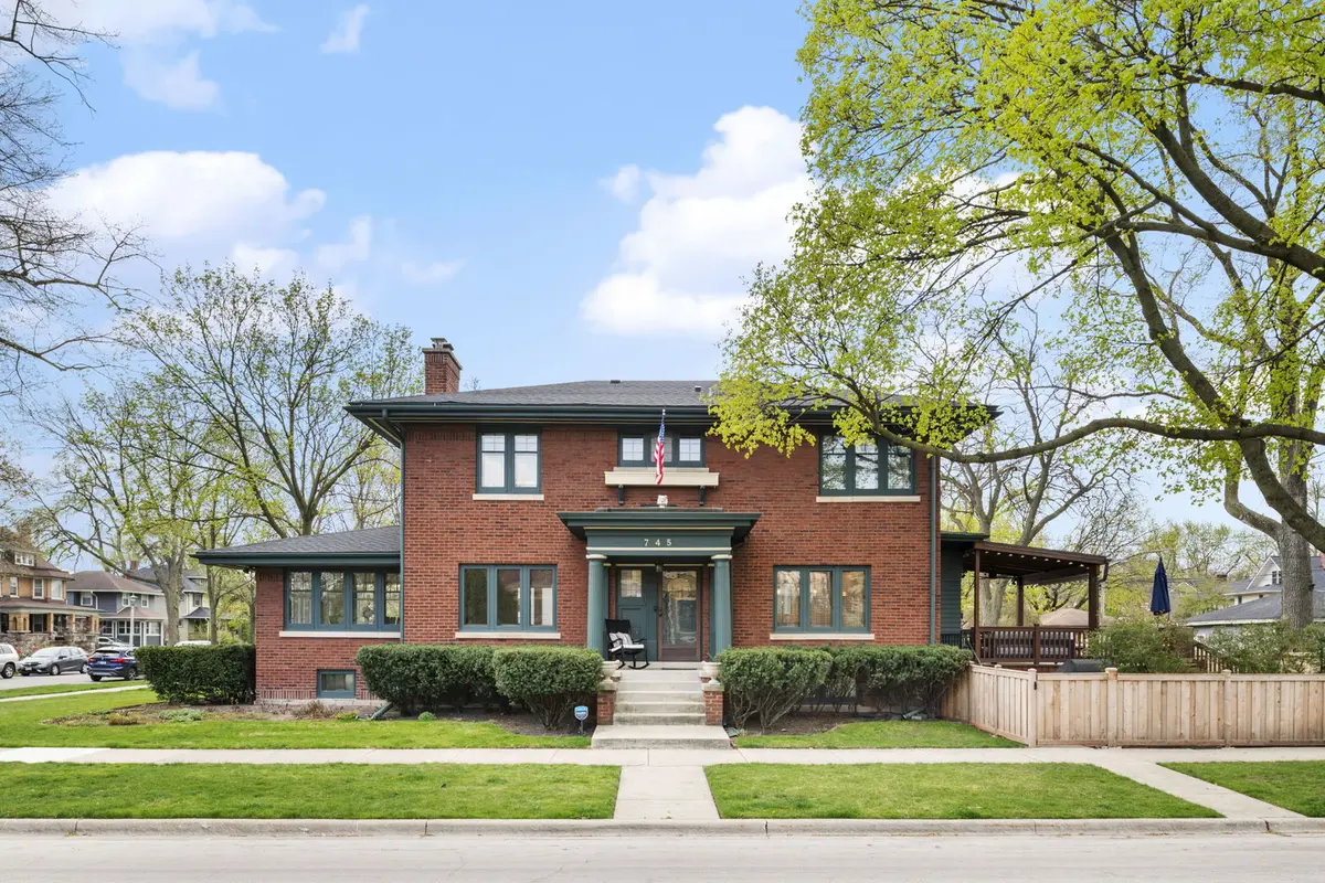 745 N Kenilworth AVE, Oak Park, IL 60302
