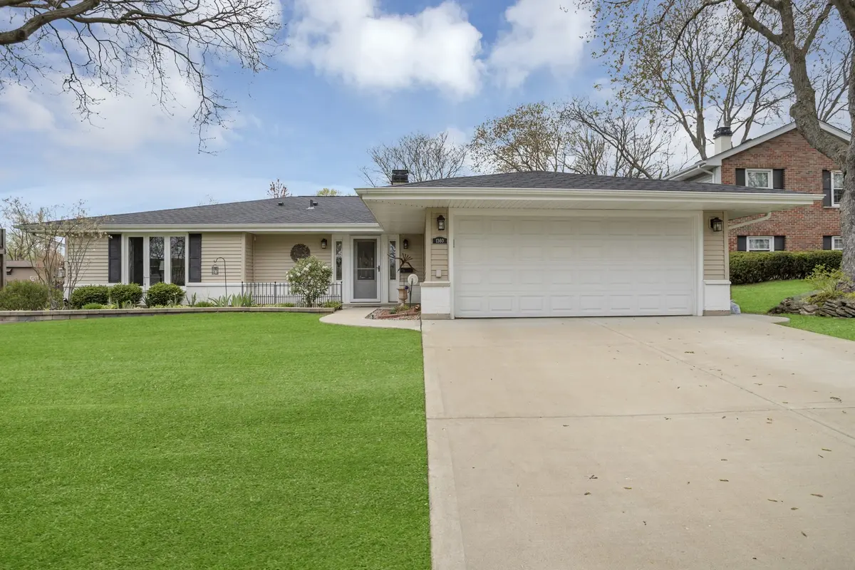 1360 Fairmont RD, Hoffman Estates, IL 60169