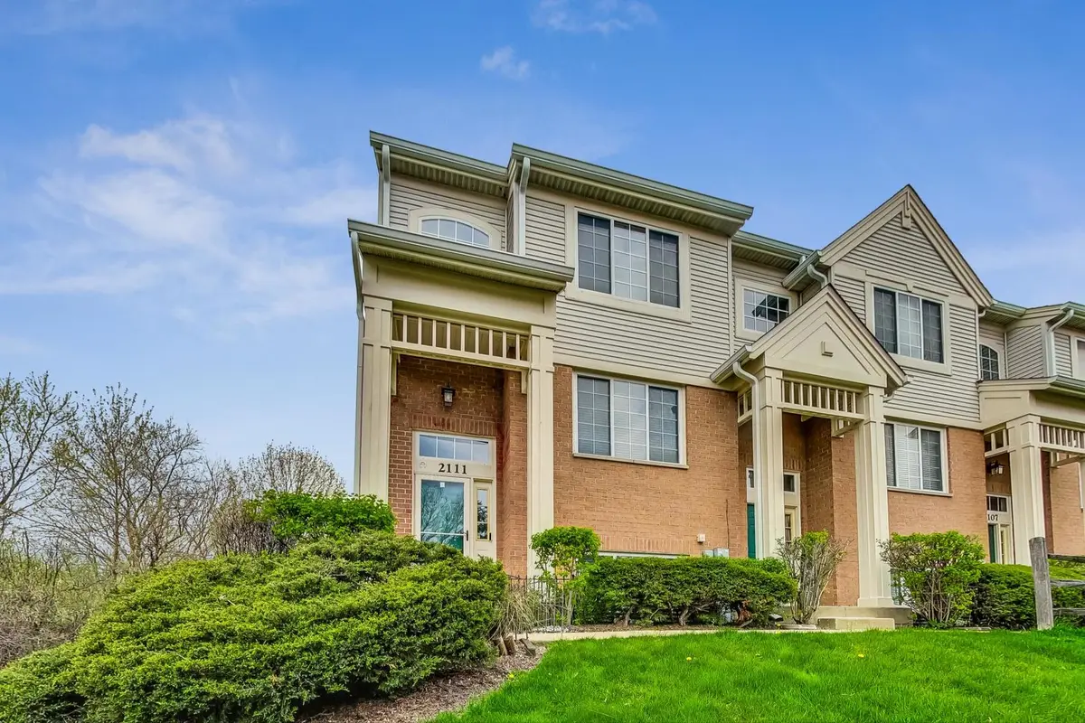2111 W Concord LN, Addison, IL 60101