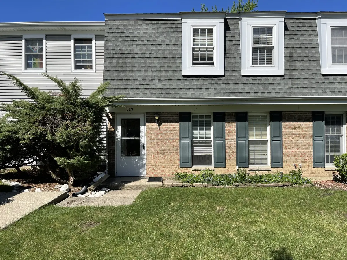 529 Falmouth WAY, Roselle, IL 60172