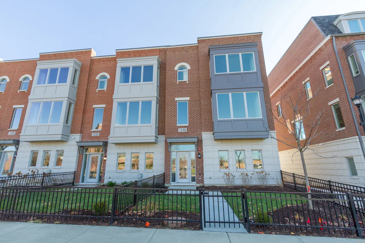 1221 Shermer RD, Northbrook, IL 60062