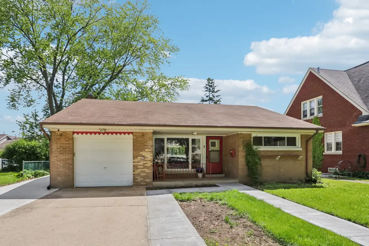107 N Lancaster ST, Mount Prospect, IL 60056