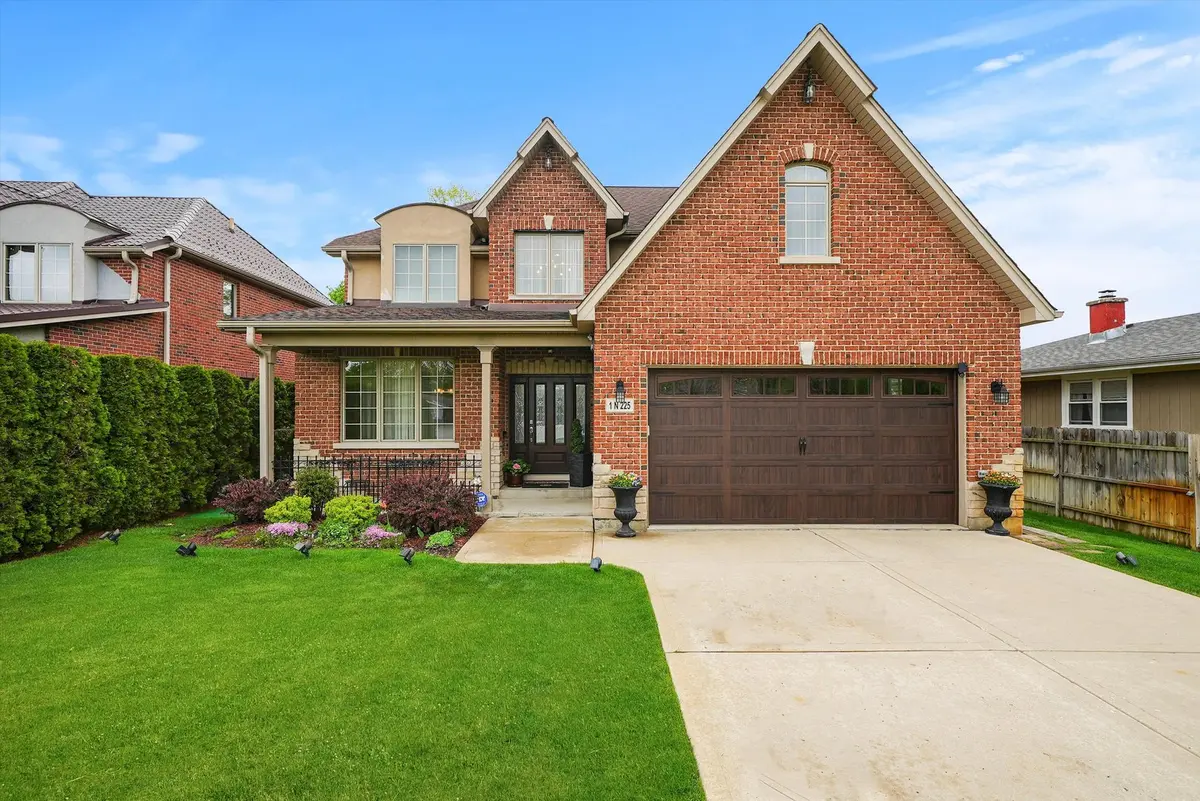 1N225 Papworth ST, Carol Stream, IL 60188