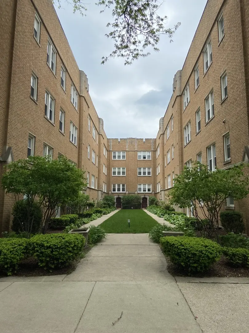 2539.5 Prairie AVE #1W, Evanston, IL 60201