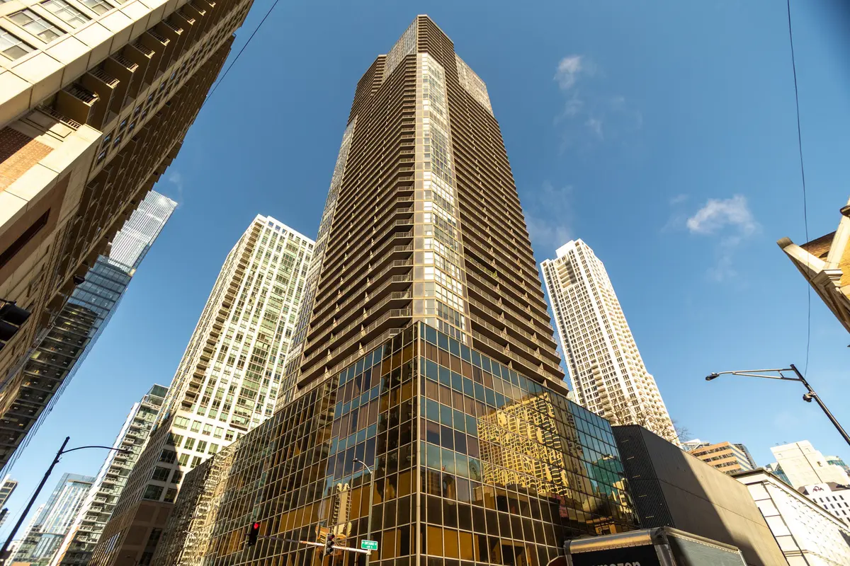 10 E ONTARIO ST #907, Chicago, IL 60611