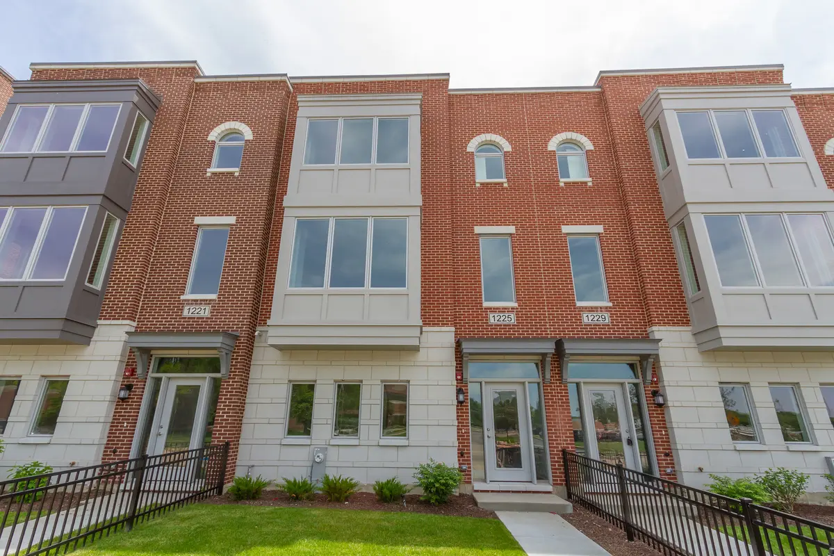 1225 Shermer RD, Northbrook, IL 60062