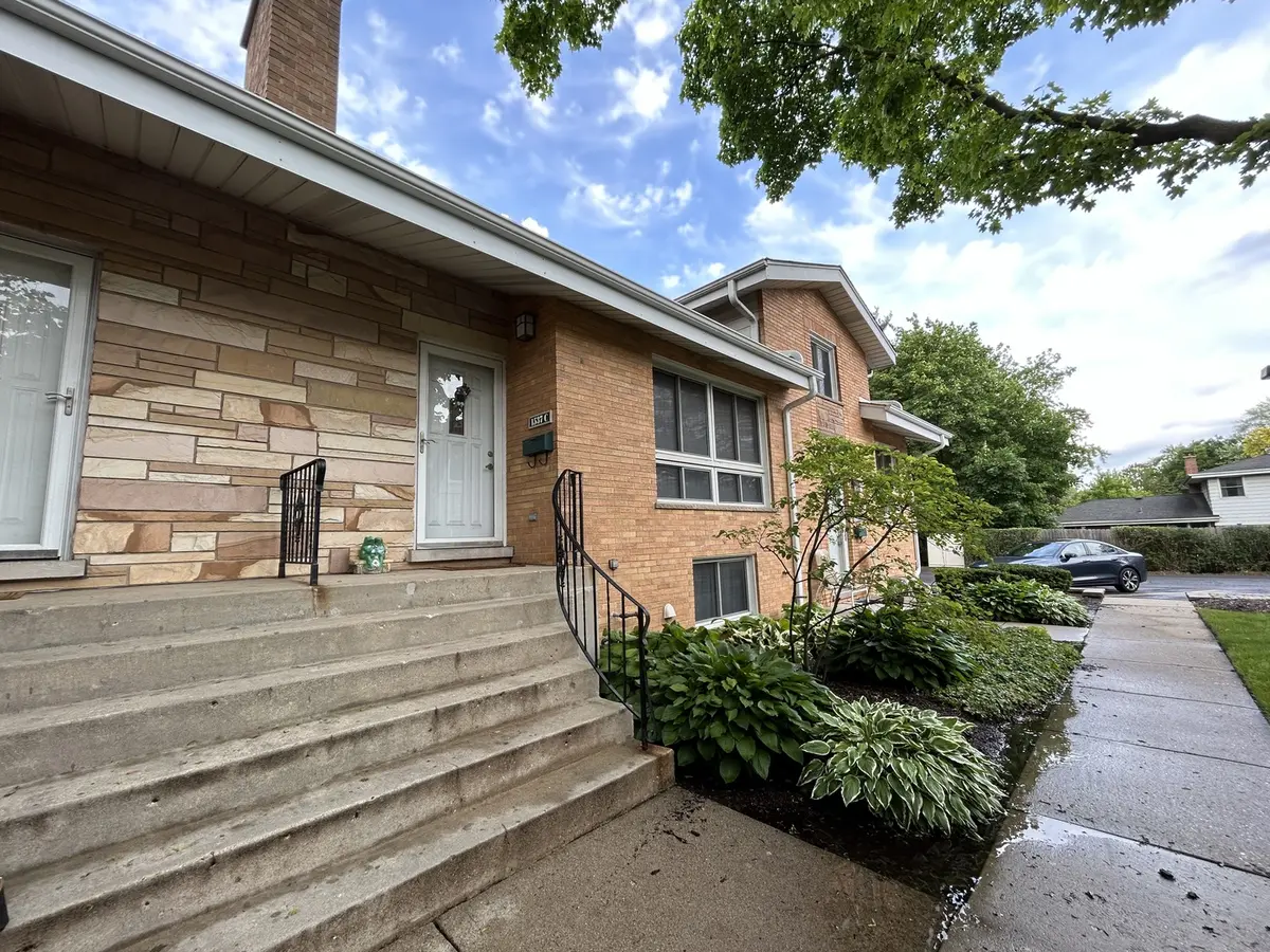 1537 N Arlington Heights RD #C, Arlington Heights, IL 60004