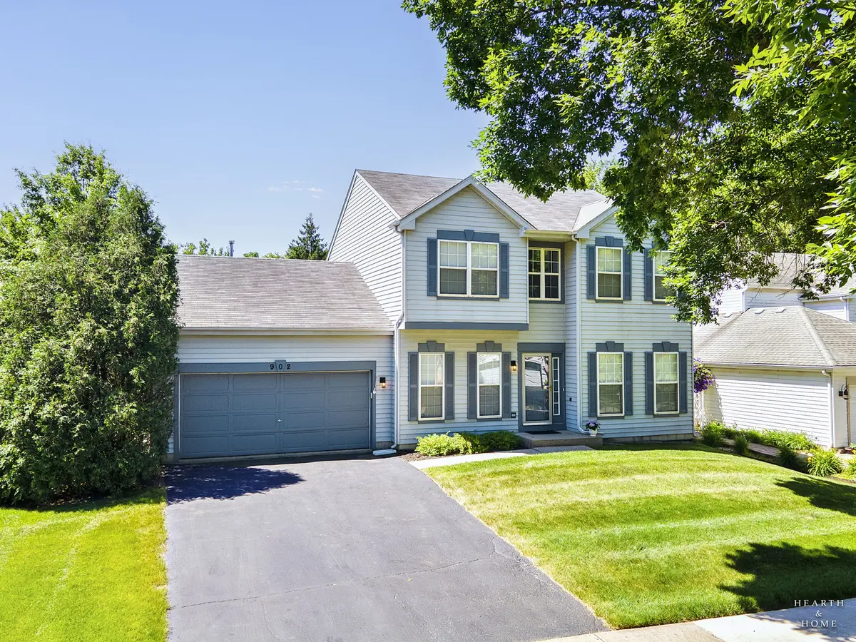 902 Barbara ST, Lake In The Hills, IL 60156