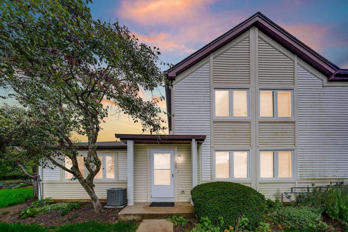 120 Inverrary LN #120, Deerfield, IL 60015