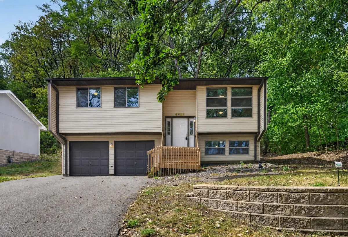 6463 Delilah AVE, Inver Grove Heights, MN 55076