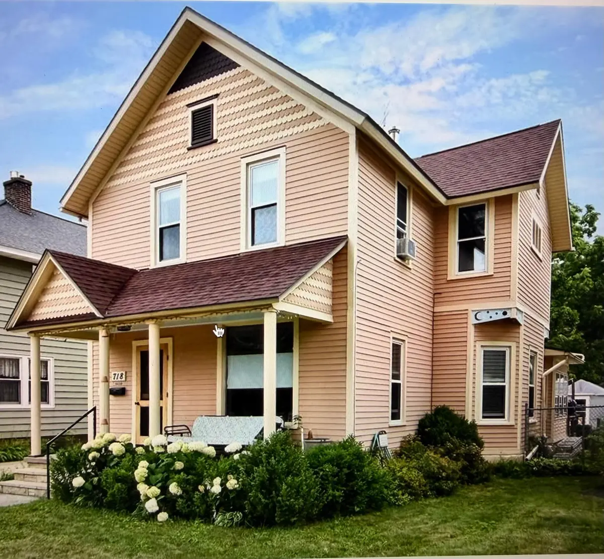 718 W Wabasha ST, Winona, MN 55987