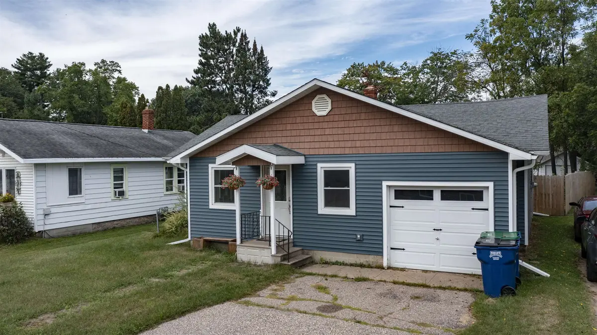 N2741 COUNTY ROAD QQ, Waupaca, WI 54981