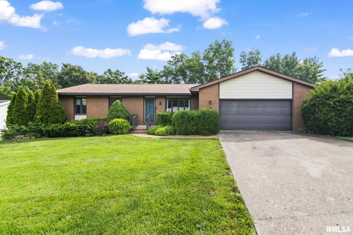 22 Meander Pike ST, Chatham, IL 62629