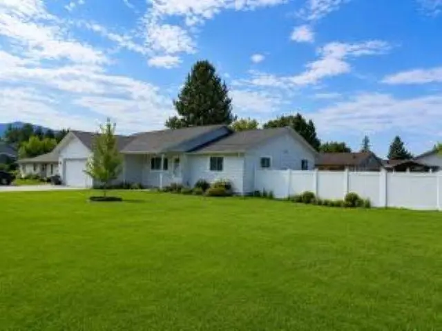 154 E Evergreen Dr, Kettle Falls, WA 99141