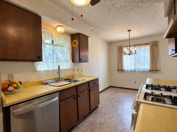 704 Drake LN, Taylor, TX 76574